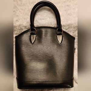 LOUIS VUITTON Lockit Handbag Epi Leather Black w/ keys